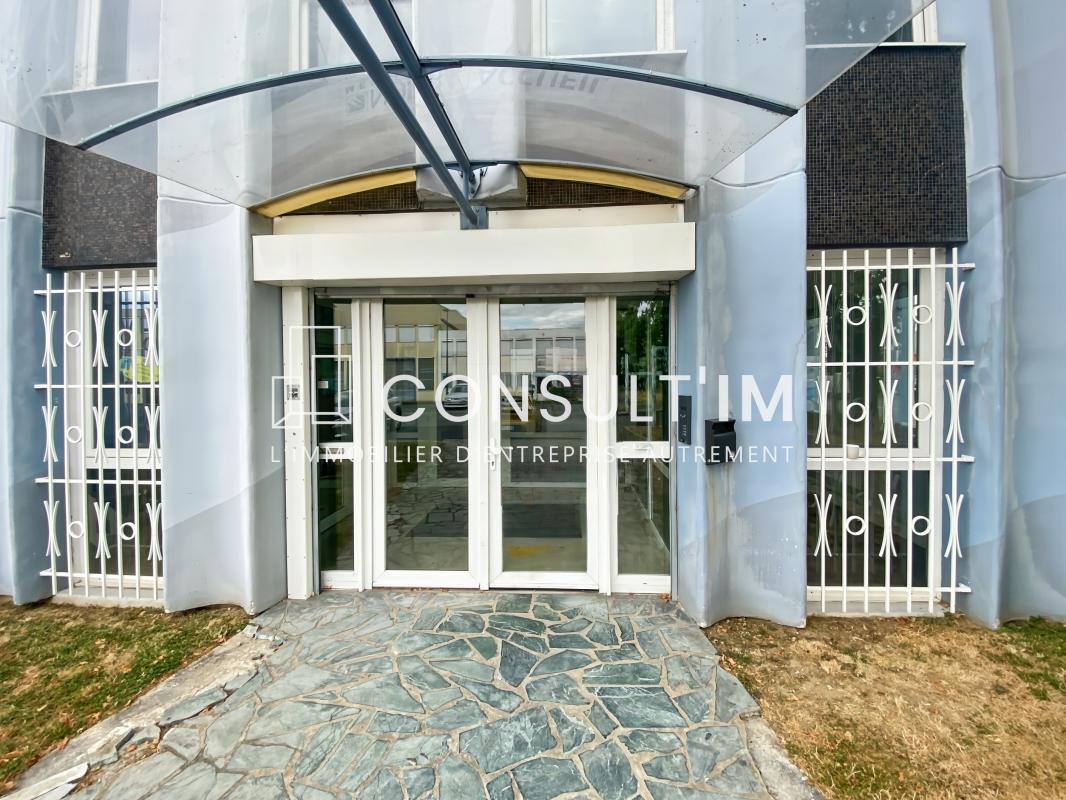 Office in Aulnay-sous-Bois for lease Building Photo- Image 1 of 8