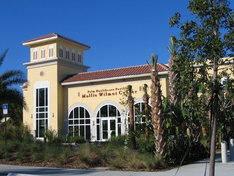 5205 Greenwood Ave, West Palm Beach, FL for lease - Building Photo - Image 2 of 7