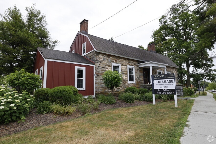 4254 Albany Post Rd, Hyde Park, NY à louer - Photo du bâtiment - Image 2 de 2