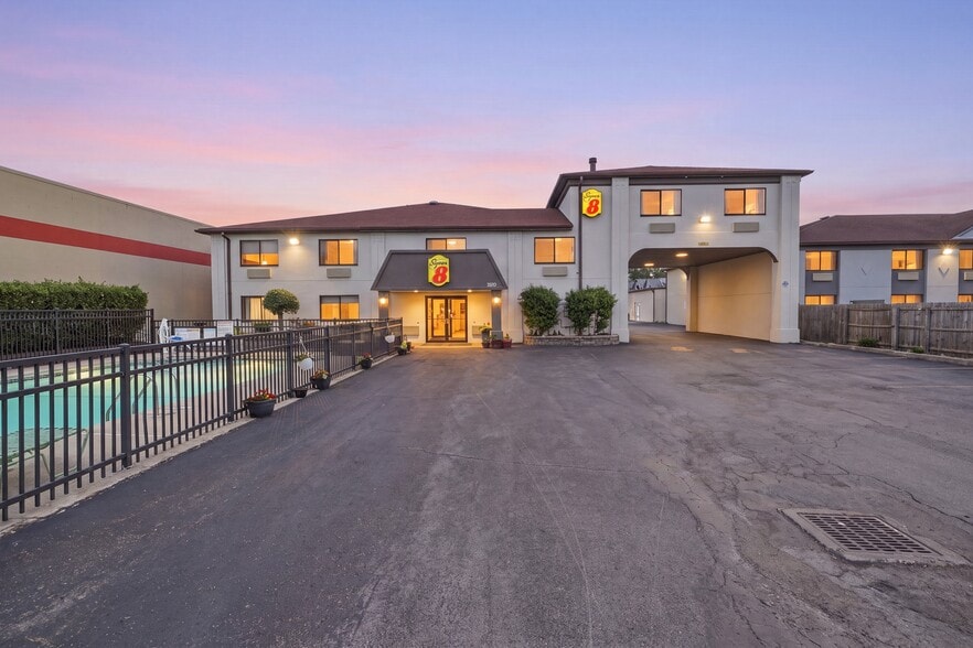 7680 Niagara Falls Blvd, Niagara Falls, NY for sale - Building Photo - Image 1 of 30