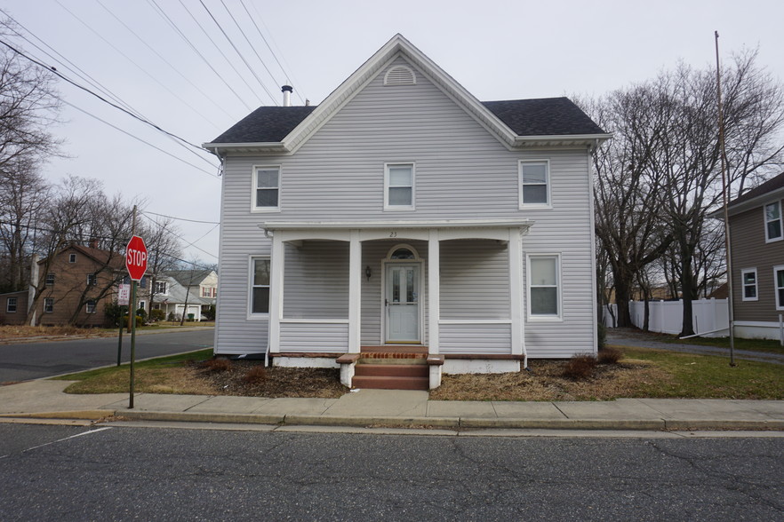 23 White St, Eatontown, NJ à vendre - Photo principale - Image 1 de 1