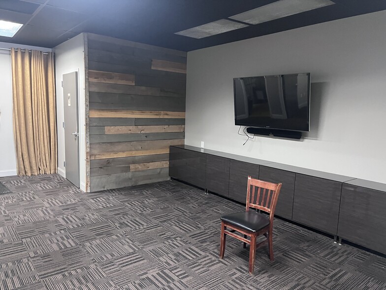 1025 Brevard Rd, Asheville, NC for lease - Building Photo - Image 3 of 8