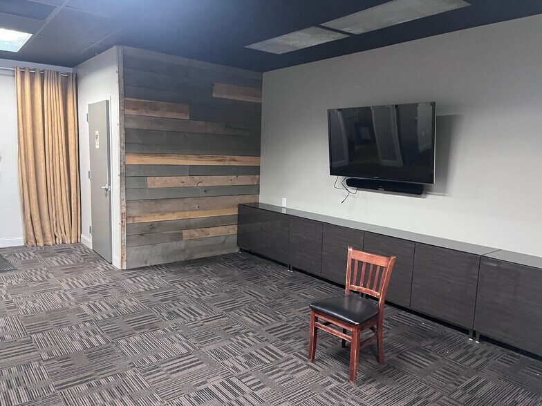 1025 Brevard Rd, Asheville, NC à louer - Photo du bâtiment - Image 3 de 8