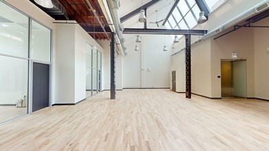 210-216 W Chicago Ave, Chicago, IL for lease Interior Photo- Image 2 of 10