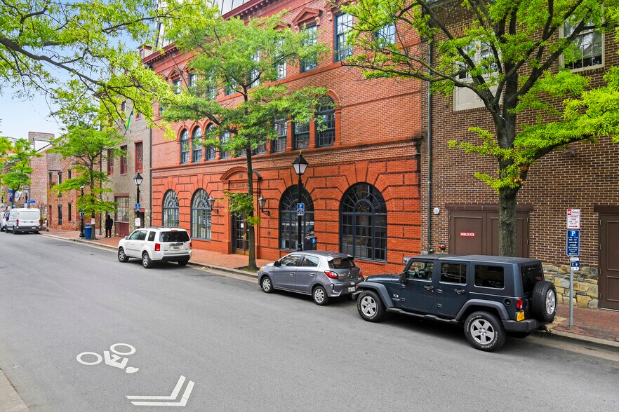 110 S Union St, Alexandria, VA à vendre - Photo du bâtiment - Image 2 de 25