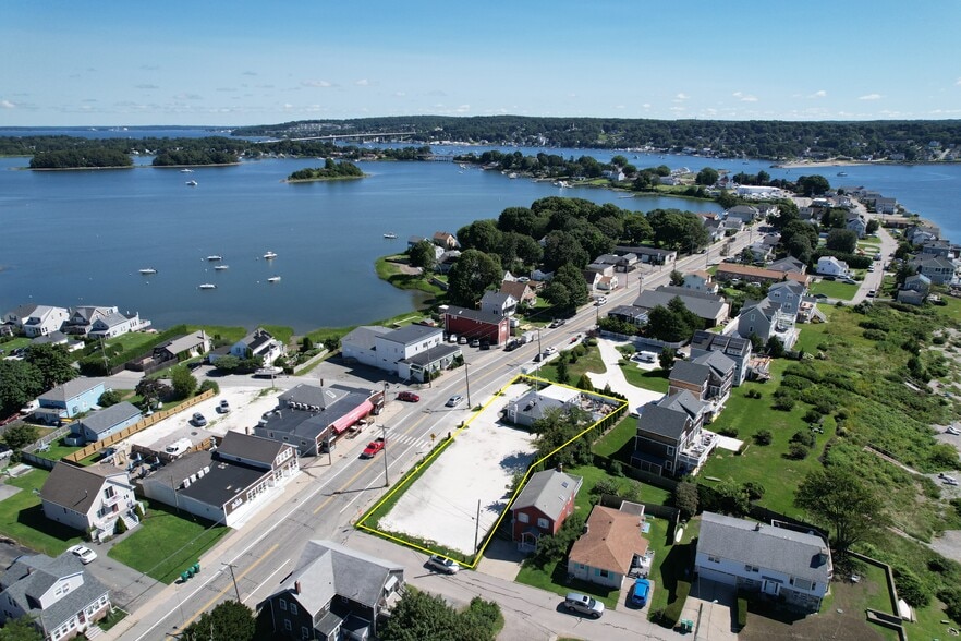 501 Park Ave, Portsmouth, RI à vendre - Photo du bâtiment - Image 2 de 28