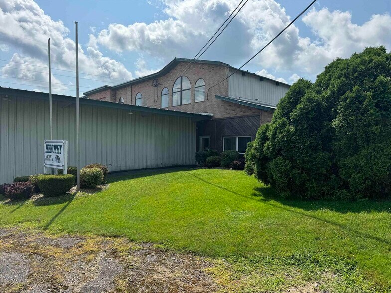 50 Burney Ave, Massena, NY à vendre - Photo du bâtiment - Image 2 de 35