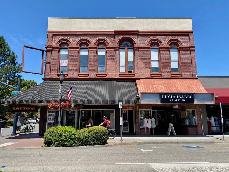 203-207 E Main St, Hillsboro, OR for sale - Building Photo - Image 2 of 19