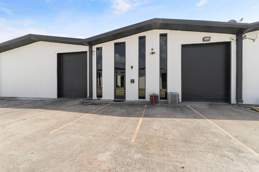 6201-6205 W 34th St, Houston, TX à louer - Photo du bâtiment - Image 3 de 20
