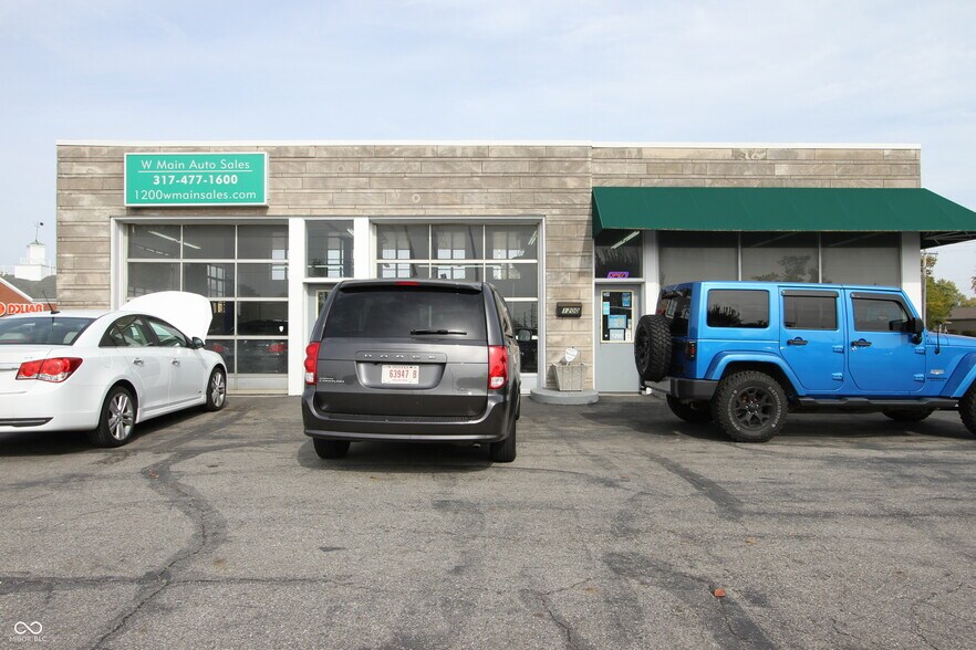 1244 W Main St, Greenfield, IN à vendre - Photo du bâtiment - Image 2 de 51