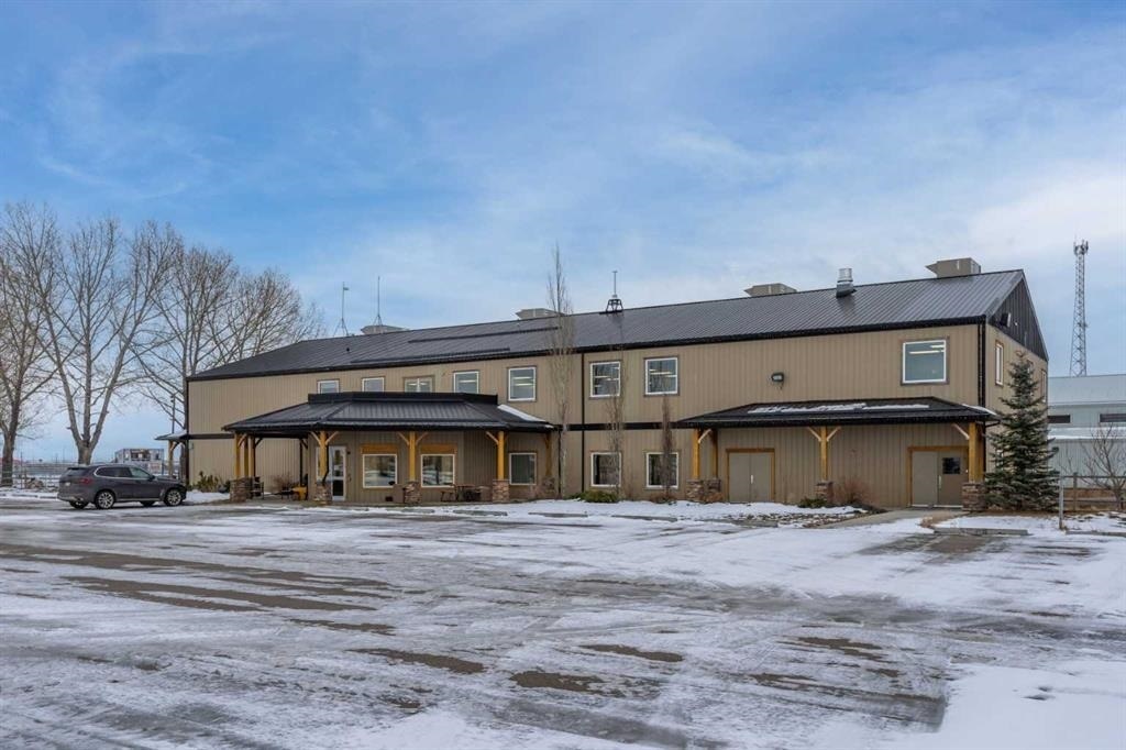 64137 Hwy 543 E, High River, AB à louer Photo du bâtiment- Image 1 de 4
