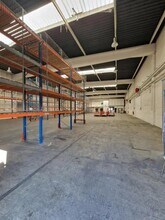 4 Avenue D'Alsace Lorraine, Saint-Ouen-l'Aumône for lease Interior Photo- Image 1 of 1