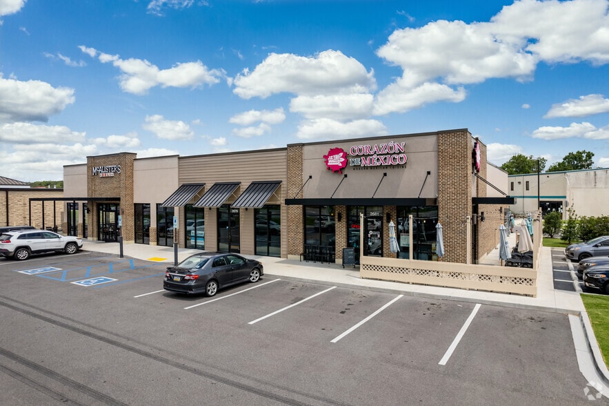 SHOPS AT BATTLEFIELD PARKWAY portefeuille de 2 propriétés à vendre sur LoopNet.ca - Photo principale - Image 2 de 2