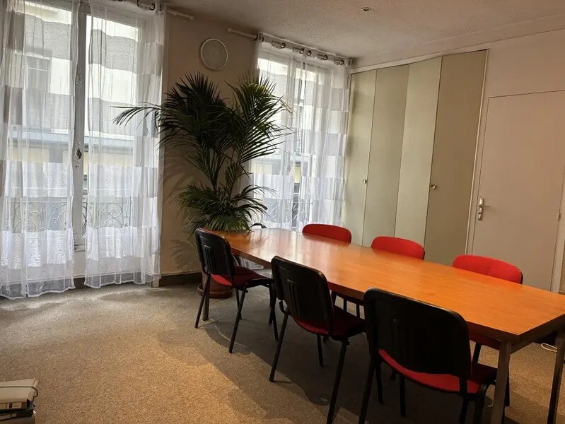 Office in Paris for sale Interior Photo- Image 1 of 5
