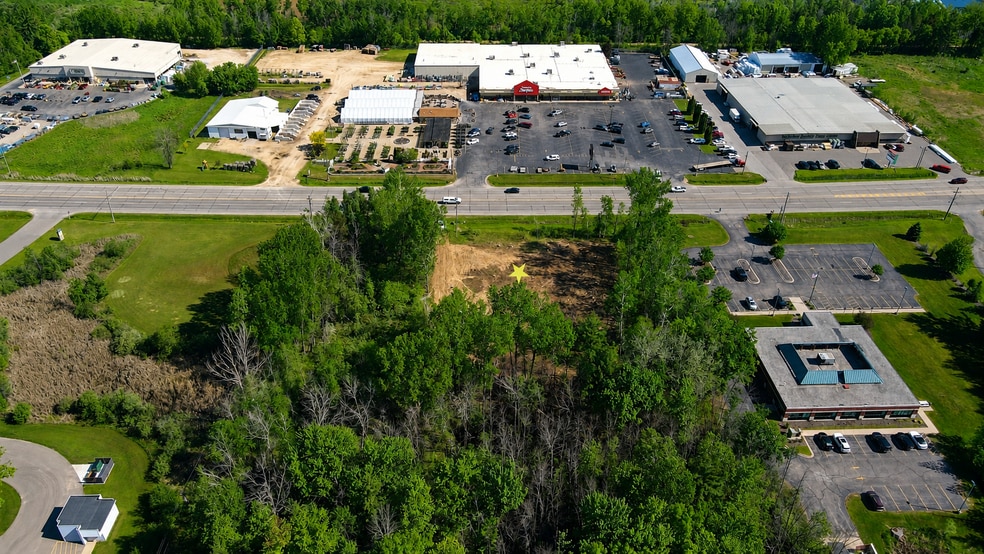 1342 E Green Bay St, Shawano, WI for sale - Building Photo - Image 3 of 4