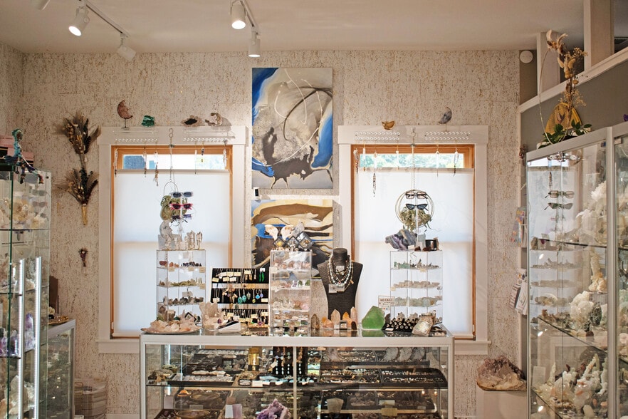 119 Cloverdale Blvd, Cloverdale, CA for sale - Interior Photo - Image 3 of 15