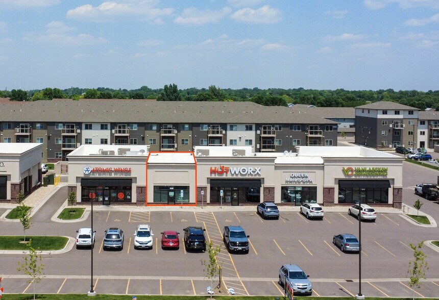 1506 E 69th St, Sioux Falls, SD à louer - Photo du bâtiment - Image 2 de 7