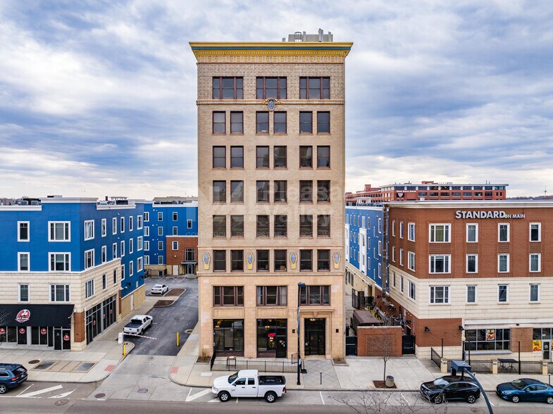 12 E Exchange St, Akron, OH à vendre - Photo du bâtiment - Image 1 de 11
