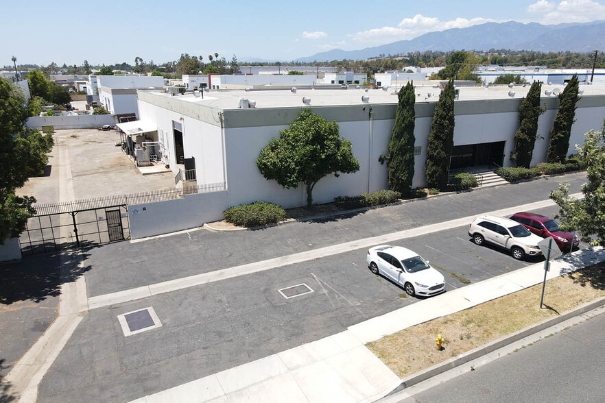 8740 Hellman Ave, Rancho Cucamonga, CA à louer - Photo du bâtiment - Image 2 de 6