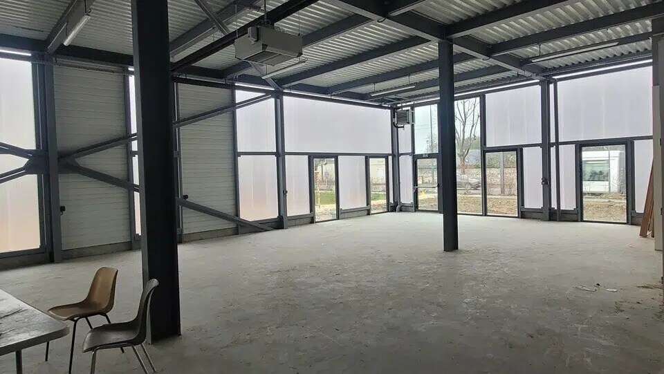 Office in Le Petit-Quevilly for lease - Building Photo - Image 2 of 11