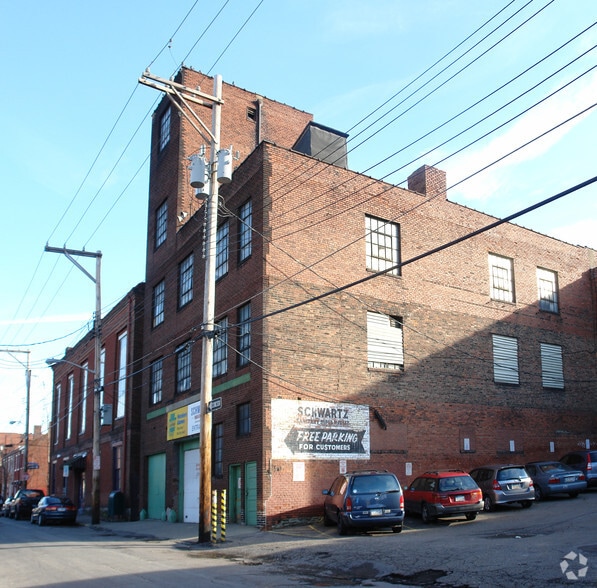 1317 E Carson St, Pittsburgh, PA à vendre - Photo du bâtiment - Image 3 de 24
