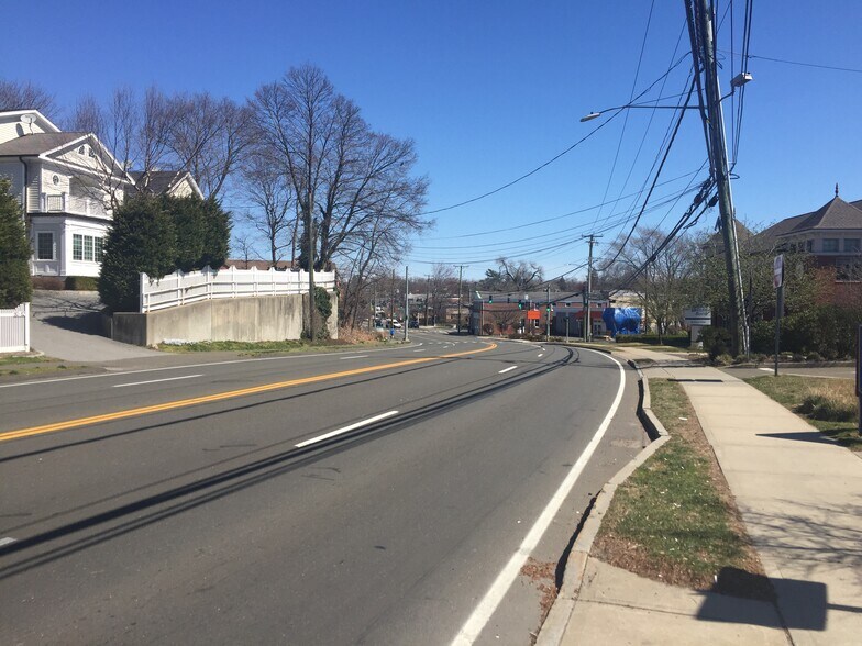 85 East Putnam Ave, Cos Cob, CT à vendre - Photo du bâtiment - Image 3 de 8