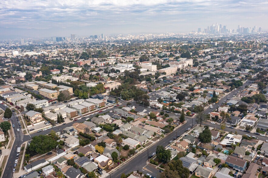 3517 Montclair St, Los Angeles, CA à vendre - Photo du bâtiment - Image 3 de 8