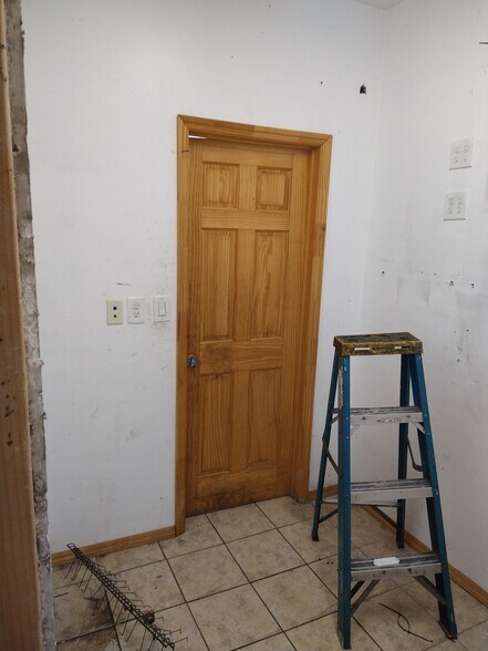 314 Junius St, Brooklyn, NY à louer - Photo intérieure - Image 3 de 7