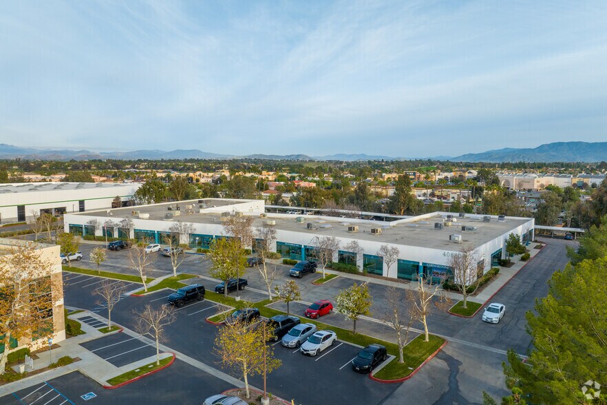 40880 County Center Dr, Temecula, CA à vendre - Photo du bâtiment - Image 3 de 6