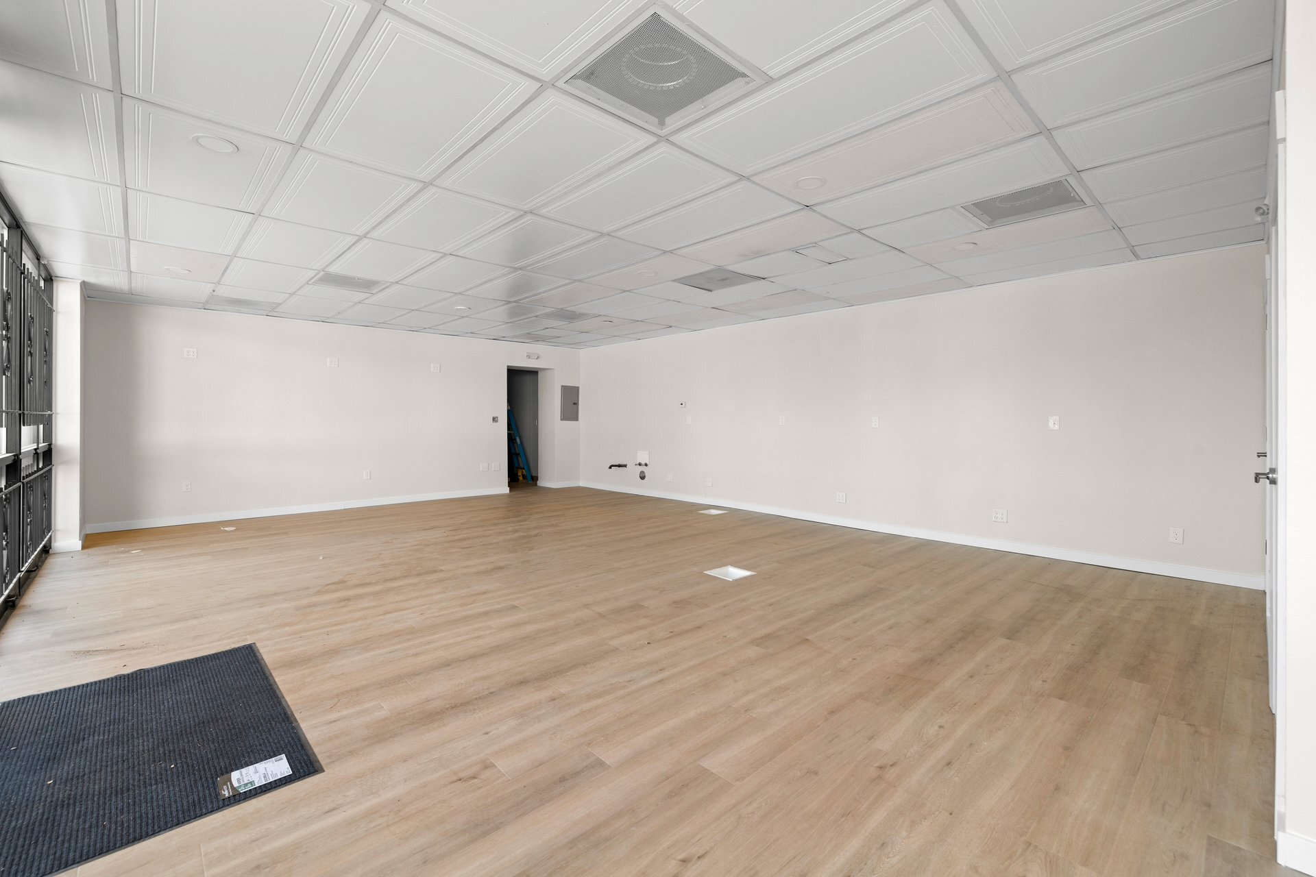 5601 NE Martin Luther King Jr Blvd, Portland, OR for lease Interior Photo- Image 1 of 1