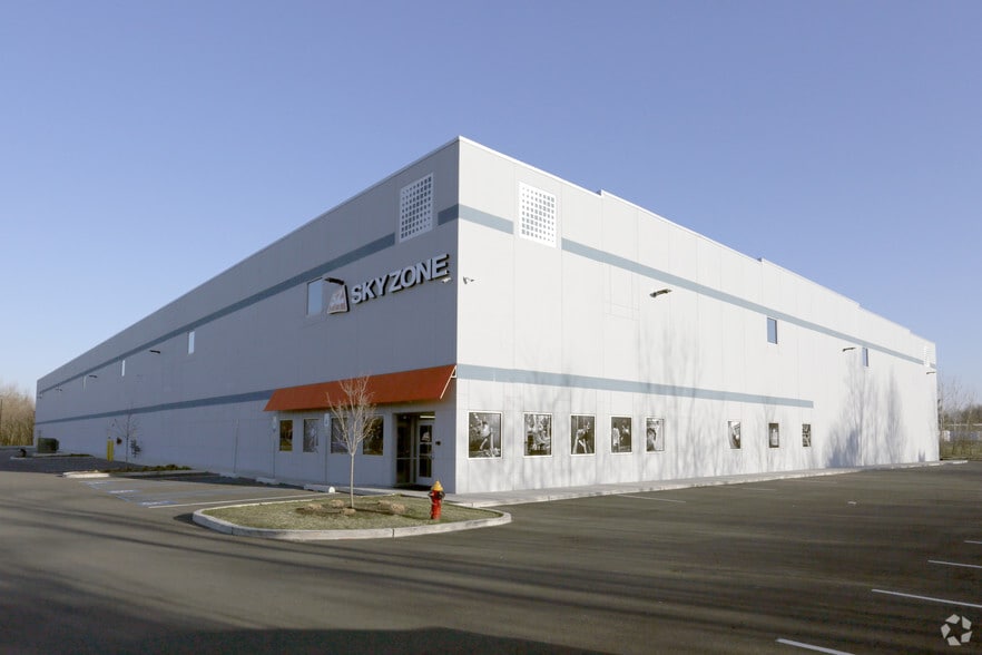 17 Quakerbridge Plz, Trenton, NJ for lease - Building Photo - Image 2 of 6