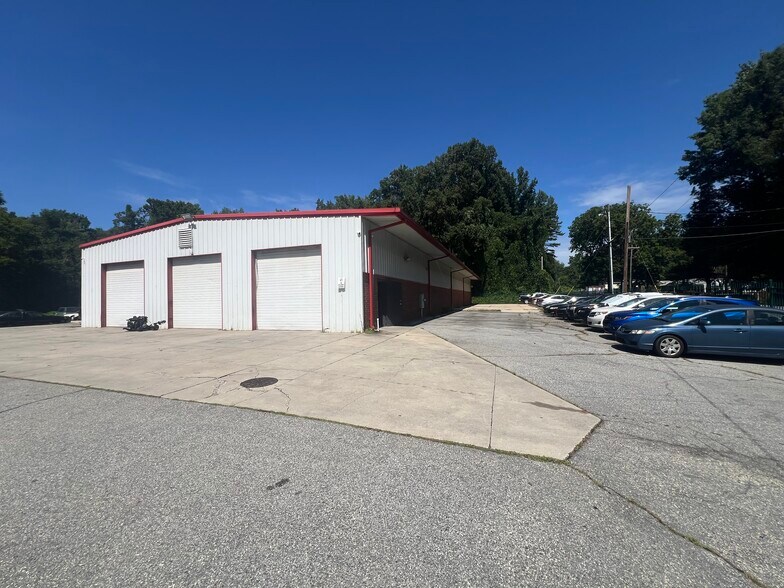 1520 Alamance Church Rd, Greensboro, NC à louer - Photo du bâtiment - Image 2 de 14