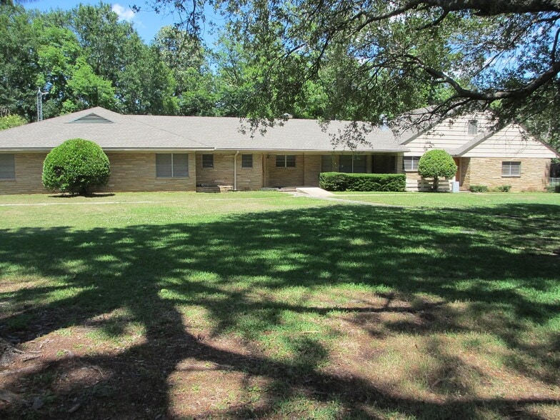1009 Brook Dr, Kilgore, TX for sale - Building Photo - Image 1 of 6