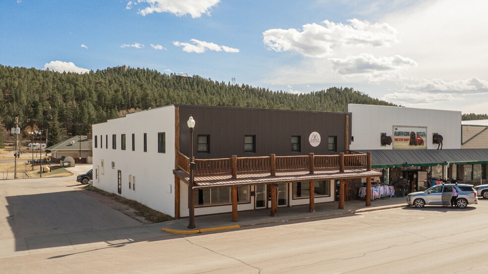 632 Mount Rushmore Rd, Custer, SD for sale - Primary Photo - Image 1 of 50