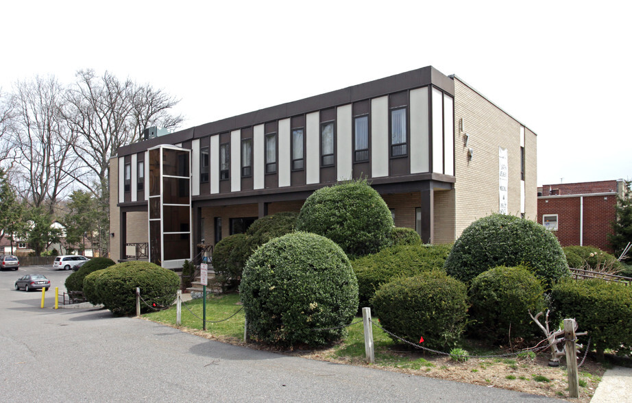 179 Cedar Ln, Teaneck, NJ à vendre - Photo principale - Image 1 de 1