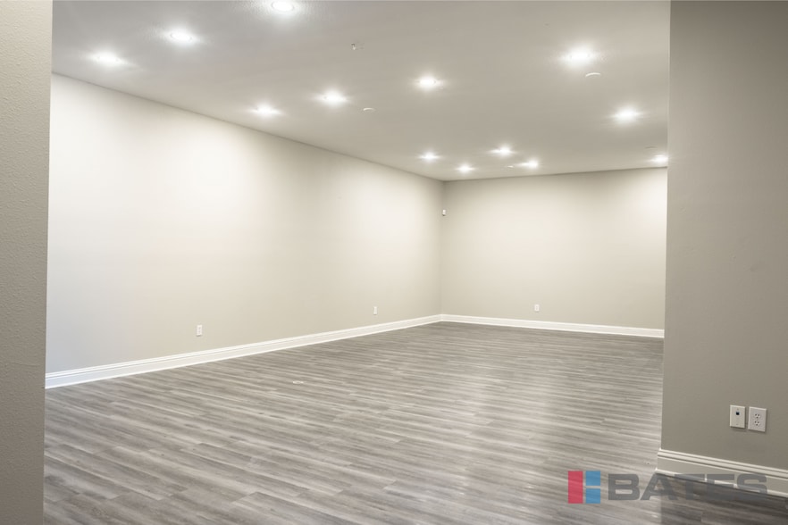 198 Brothers Blvd, Red Oak, TX for sale - Interior Photo - Image 2 of 28