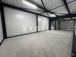 Flex in Janneyrias for lease Interior Photo- Image 2 of 23
