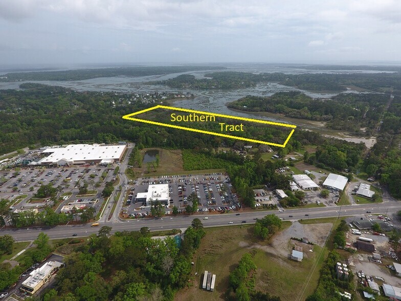 207 Robert Smalls Pky, Beaufort, SC à vendre - Photo du bâtiment - Image 3 de 3