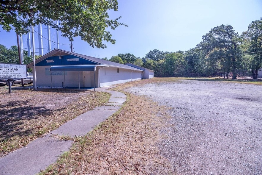 402 Legendary Ln, Gun Barrel City, TX for sale - Building Photo - Image 2 of 12
