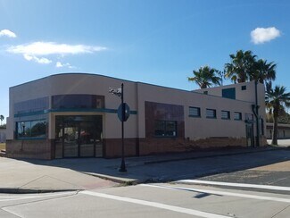 Plus de détails pour 221 6th St N, Texas City, TX - Commerce de détail à louer