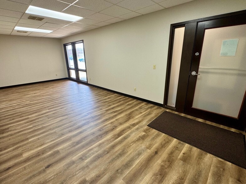 830 Bethesda Dr, Zanesville, OH for sale - Building Photo - Image 3 of 15