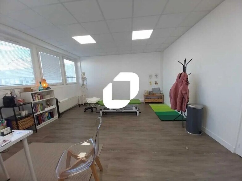 Bureau dans Maurepas à louer - Photo intérieure - Image 3 de 5