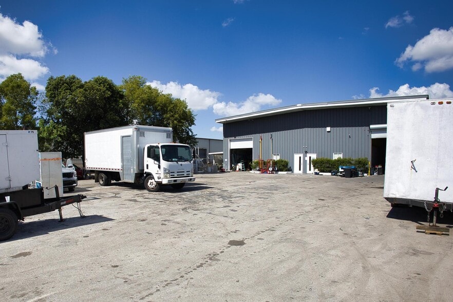 13050 NW 43rd Ave, Opa Locka, FL for lease - Building Photo - Image 2 of 25