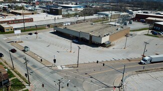 Plus de détails pour 3019 Rockingham Rd, Davenport, IA - Commerce de détail à vendre