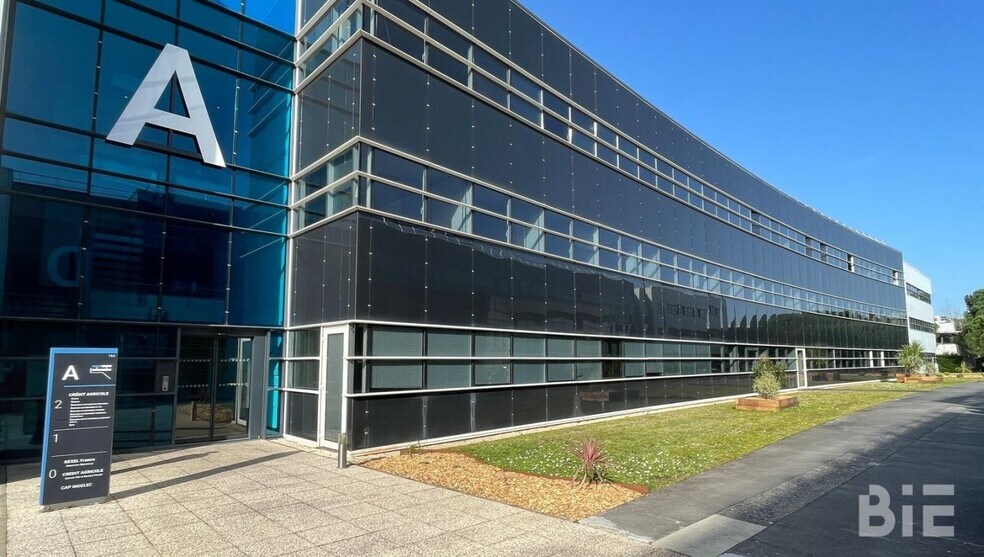 16 Avenue Pythagore, Mérignac à louer - Photo du bâtiment - Image 1 de 13