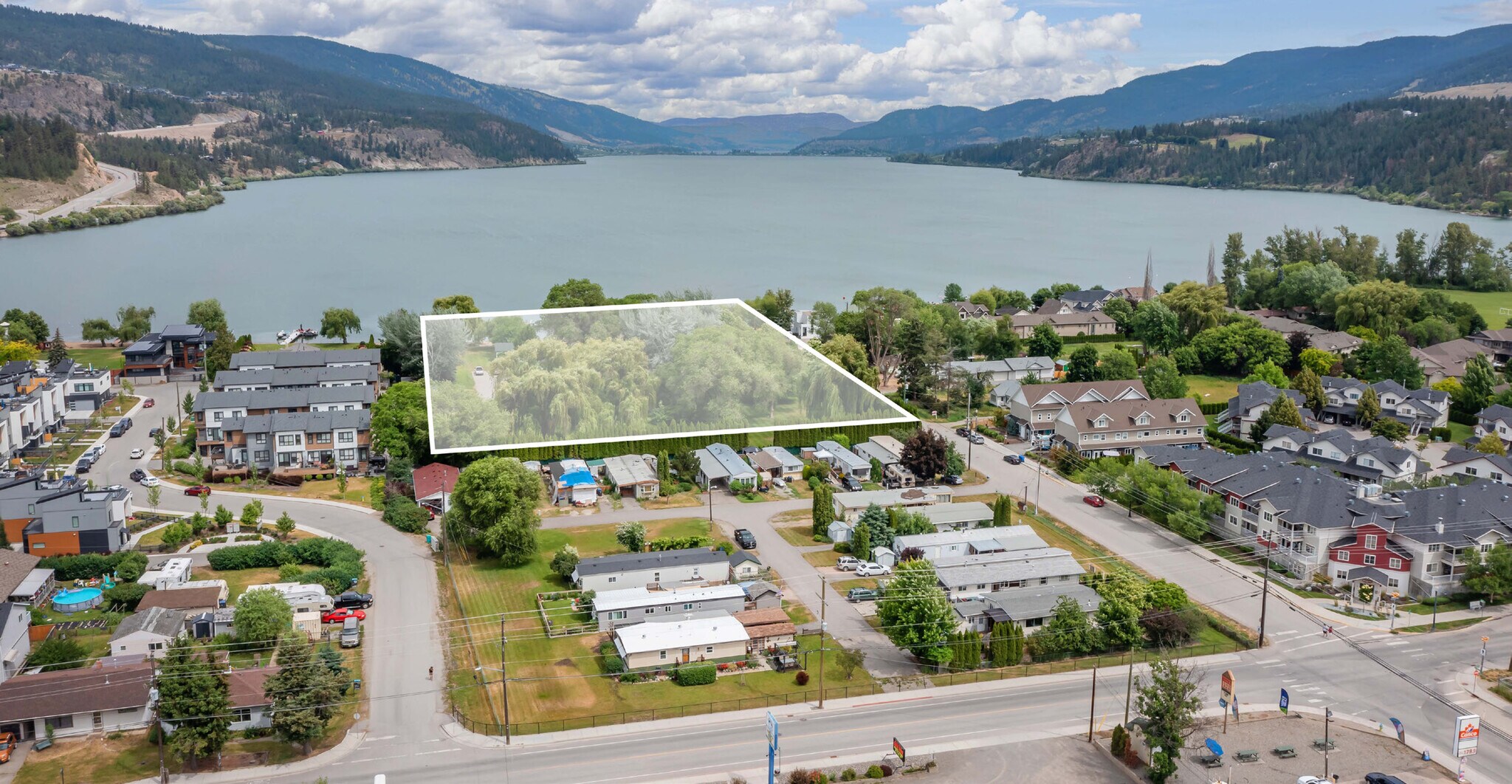 11570 Bottom Wood Lake Rd, Lake Country, BC à vendre Photo principale- Image 1 de 5