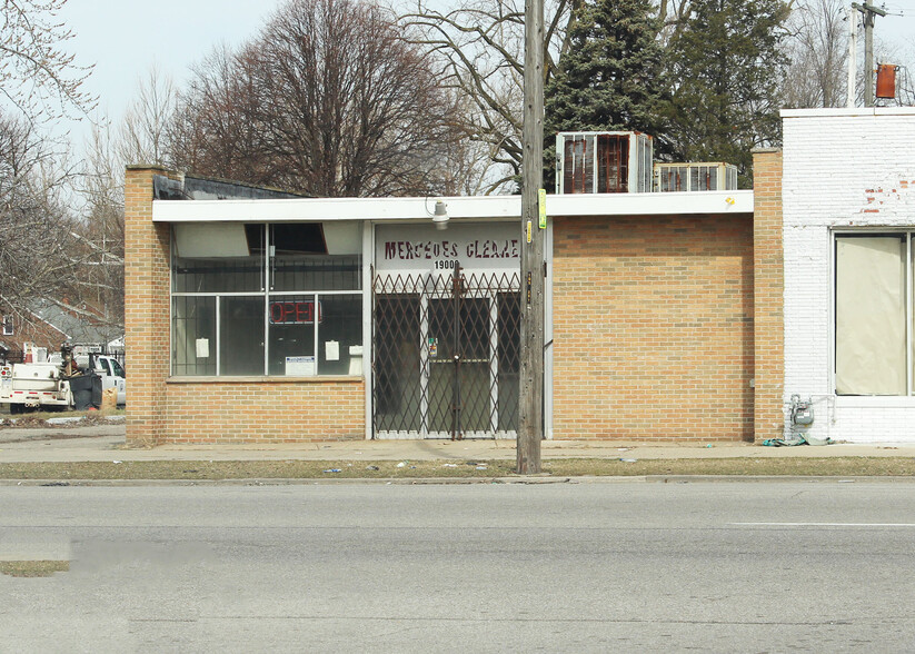 19000 W 7 Mile Rd, Detroit, MI à vendre - Photo du bâtiment - Image 3 de 4