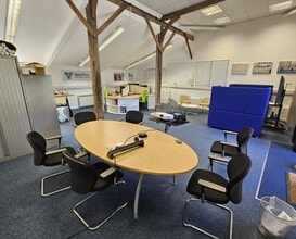 Gaddesden Row, Hemel Hempstead for lease Interior Photo- Image 2 of 5