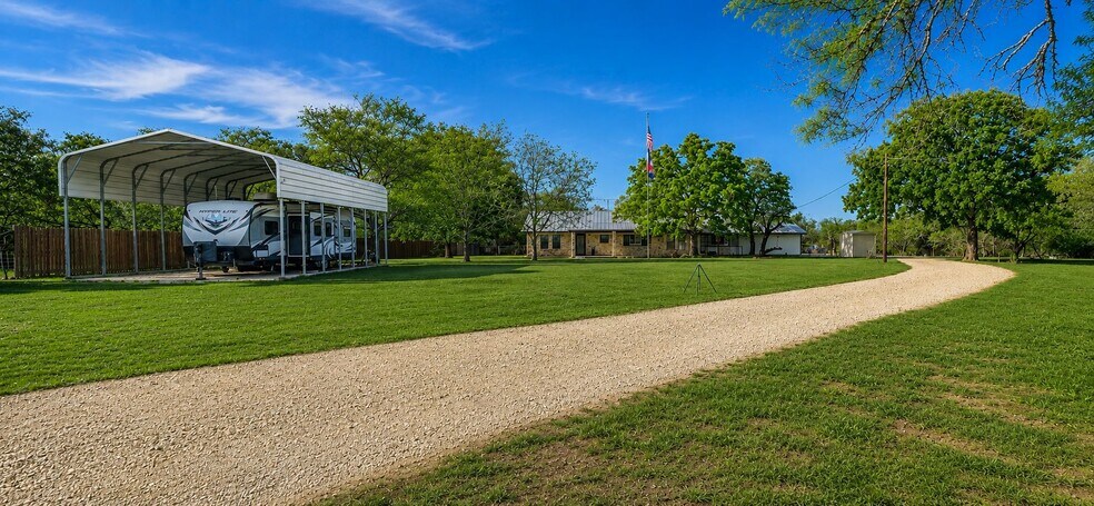 986 Shiloh Rd, Bastrop, TX à vendre - Photo du bâtiment - Image 1 de 41