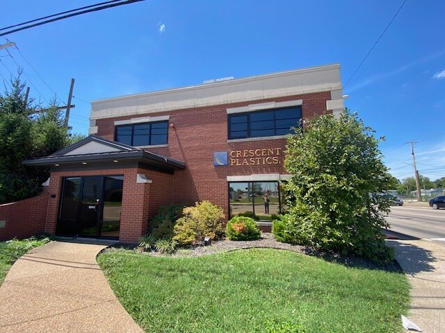 955 E Diamond Ave, Evansville, IN à louer - Photo du bâtiment - Image 2 de 4